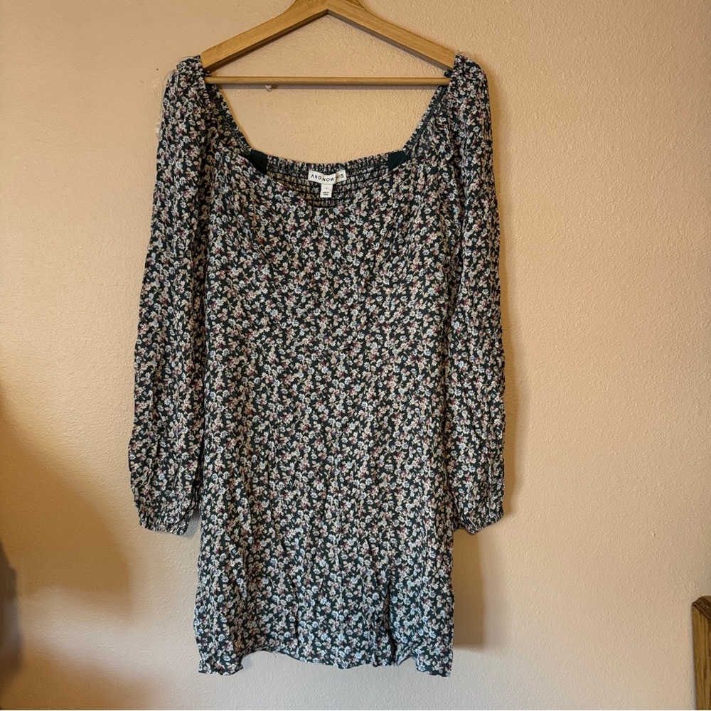 Black and White Scoop Neck Bishop Sleeve Dress